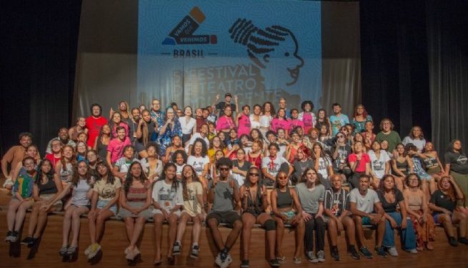 Grupo de Teatro da Escola Cynthia Cliquet encerra imersão no 5º Festival de Teatro Adolescente em Santo André