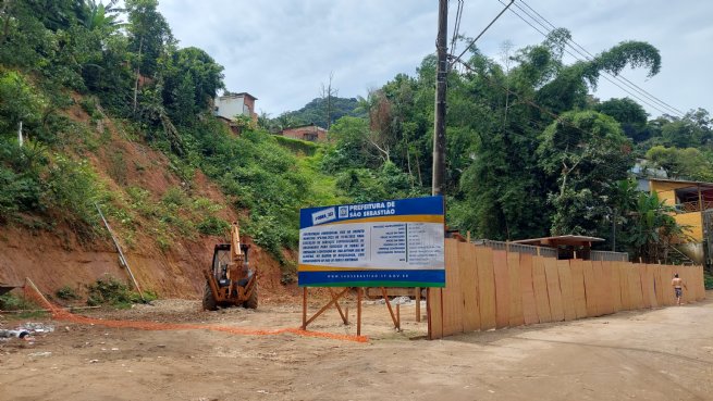 Prefeitura de São Sebastião inicia obra de contenção e drenagem no Morro 51, em Boiçucanga