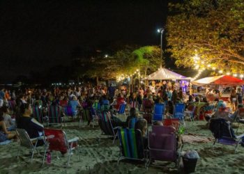 Prefeitura de São Sebastião realiza 5ª edição do Luau na praia do Arrastão
