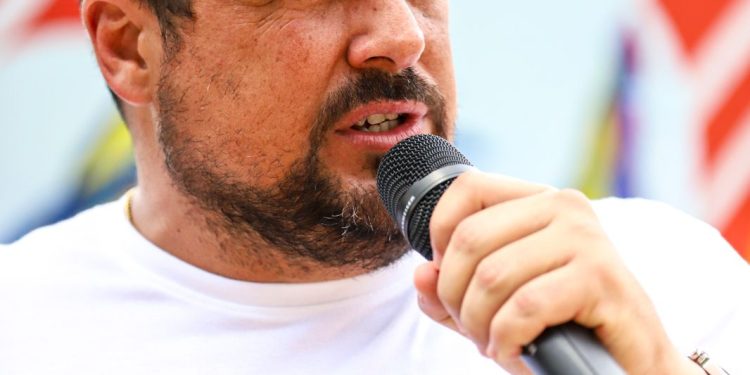 Prefeito de São Sebastião anuncia Cesta Natalina para Servidores Públicos Municipais