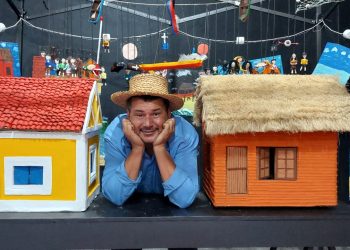 Teatro Lambe-Lambe com sabor Caiçara” estreia neste sábado (4/11) na Rua da Praia 