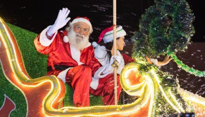 Chegada do Papai Noel leva a magia do Natal aos bairros da Costa Sul à Costa Norte de São Sebastião