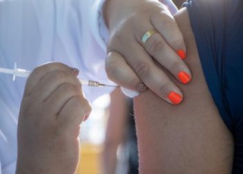 Prefeitura de São Sebastião inicia aplicação de nova dose do reforço da vacina bivalente contra Covid