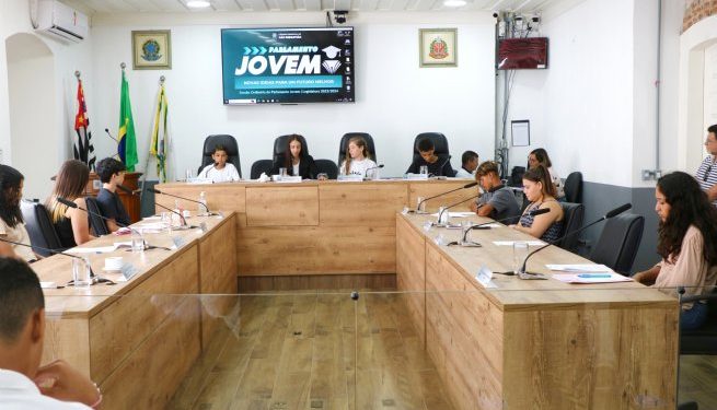 Parlamento Jovem da Câmara de São Sebastião realiza sua primeira sessão ordinária com propostas relevantes para a cidade