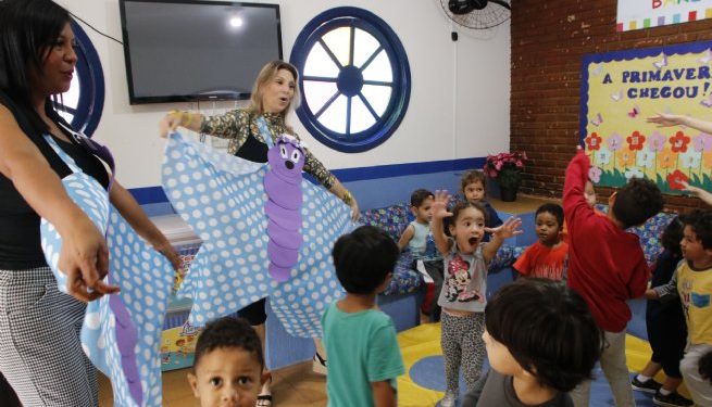 Educação de São Sebastião capacita mais de 400 educadores na formação de ‘Contadores de Histórias’