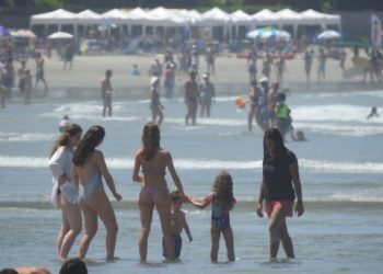 Prefeitura de São Sebastião alerta para riscos de contrair prurido do traje de banho após banhos de mar
