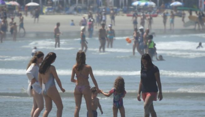 Prefeitura de São Sebastião alerta para riscos de contrair prurido do traje de banho após banhos de mar