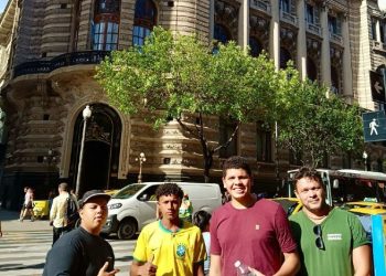 Estudantes de São Sebastião exploram Buenos Aires em Intercâmbio Educacional e Cultural