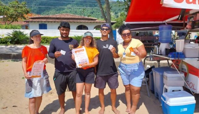 Dezembro Laranja: Prefeitura de São Sebastião orienta banhistas sobre prevenção ao câncer de pele