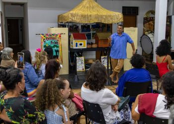 Circulação “Teatro Lambe-Lambe com Sabor Caiçara” continua neste sábado (9/12), na Rua da Praia, em São Sebastião