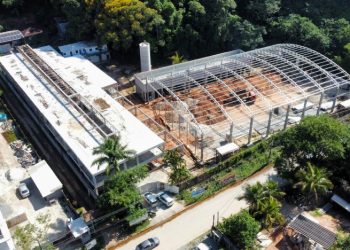 Obras do novo complexo educacional de Cambury seguem em ritmo acelerado em São Sebastião