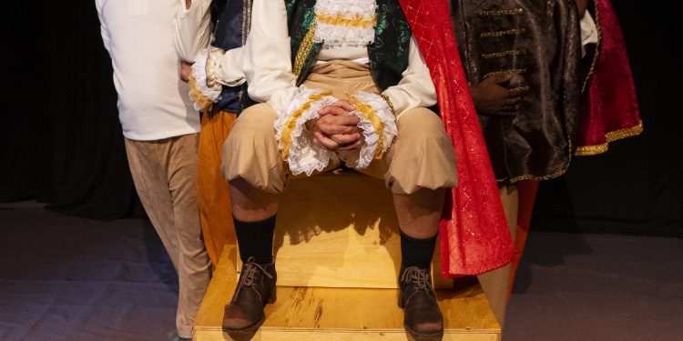 Grupo Circo Navegador estreia novo espetáculo e exibe filme em seu espaço 