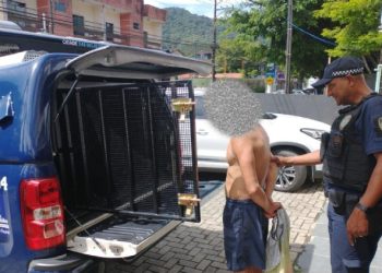 Homem com medida protetiva contra família é flagrado pela Polícia Municipal escondido dentro da casa, em Juquehy
