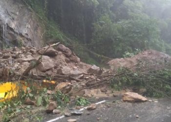 Rodovias interditadas devido a queda de barreira e ao alto volume de chuvas