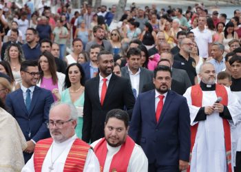 Dia do Padroeiro em São Sebastião: prefeito Felipe Augusto participa de comemorações com mensagem de esperança e celebração da vida