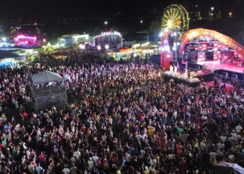 Prefeito Felipe Augusto promove o maior festival de verão do litoral, serão mais de 140 shows e apresentações musicais