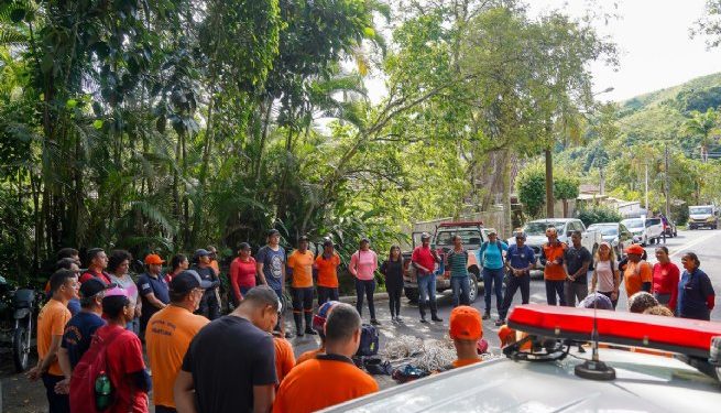 Comdec de São Sebastião ministra curso de resgate urbano para agentes da Defesa Civil de Ubatuba