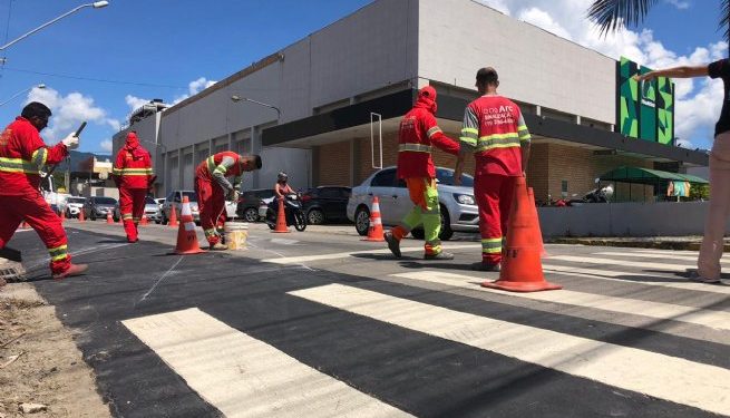 Obra no desvio da Rua Auta Pinder é concluída e recebe sinalização de trânsito