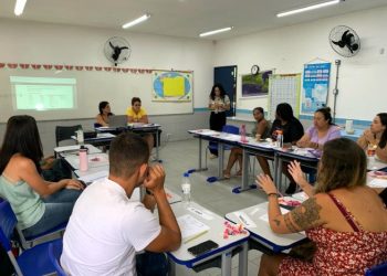 Escolas e creches de São Sebastião promovem reunião de planejamento com professores para início do ano letivo