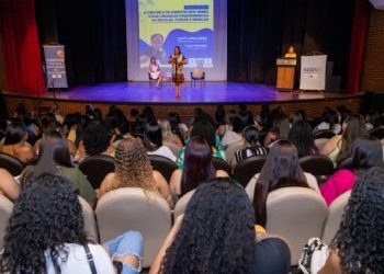 Encontro formativo capacita monitores de creches municipais em São Sebastião