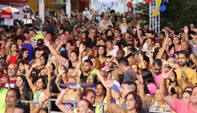 Grande público acompanha abertura do Carnaval 2024 em Sebastião