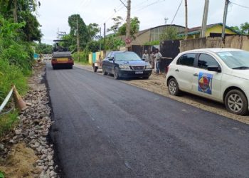 Governo do Estado e Prefeitura de São Sebastião realizam força-tarefa para pavimentar principal via da Baleia Verde
