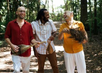 João Oliveira, Jota Erre e Kabé Pinheiro fazem show de estreia de ‘Terra Batida’ em São Sebastião