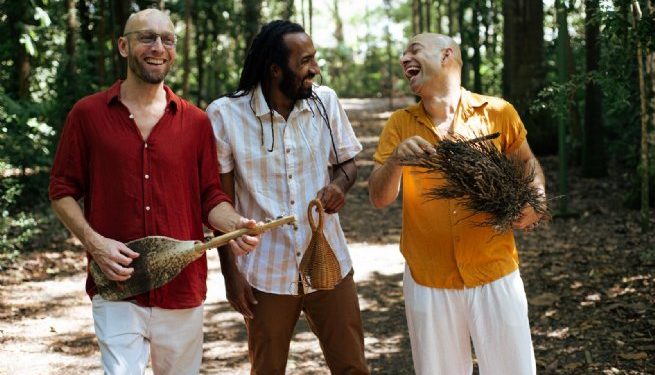 João Oliveira, Jota Erre e Kabé Pinheiro fazem show de estreia de ‘Terra Batida’ em São Sebastião