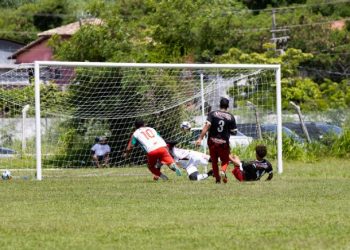 Decisões por pênaltis marcam oitavas de final do Torneio de Futebol do Aniversário de São Sebastião