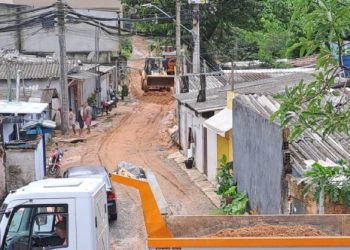 Prefeitura de São Sebastião realiza operação de limpeza em bairros atingidos pelas fortes chuvas de terça-feira