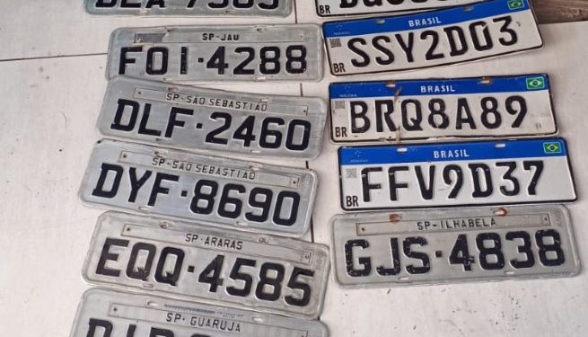 Departamento de Trânsito de São Sebastião recolhe placas de veículos após temporal