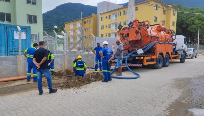 Fiscalização Ambiental e Sabesp realizam ação conjunta em Maresias