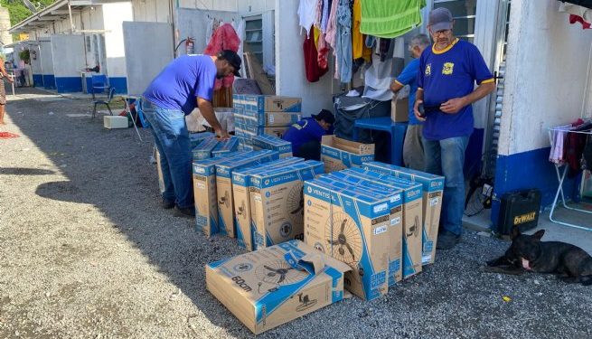 Fundo Social de São Sebastião entrega 58 novos ventiladores para famílias residentes na Vila de Passagem