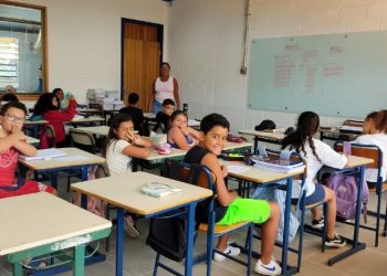 Alunos de Anos Iniciais na EM Nair Ribeiro são transferidos para o novo prédio da EE Plínio, em Juquehy