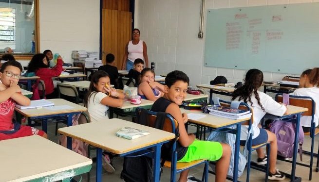 Alunos de Anos Iniciais na EM Nair Ribeiro são transferidos para o novo prédio da EE Plínio, em Juquehy