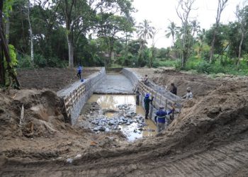 Prefeitura de São Sebastião executa obra de contenção e canalização do córrego Itajubá, em Toque-Toque Grande