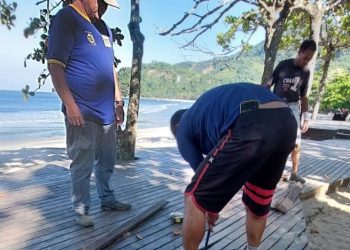 Prefeitura de São Sebastião reforma área de deck na Praia de Barra do Sahy