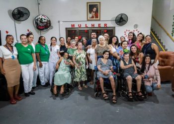 Idosas participam de vivências em celebração ao Dia Internacional da Mulher