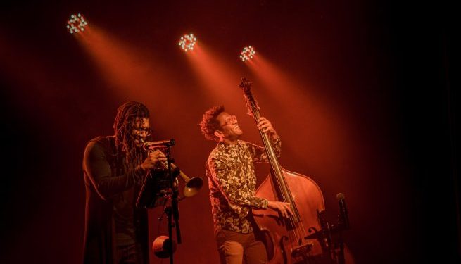 2Vieira, proeminentes artistas da cena instrumental de São Paulo, apresenta show e palestra no Teatro Municipal de São Sebastião