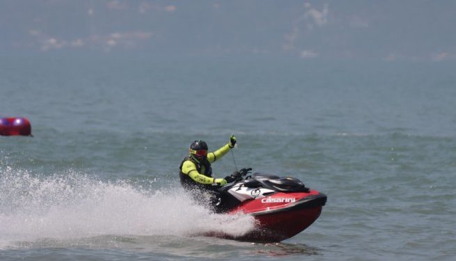 Pilotos dão show na 1ª Etapa do Campeonato de Moto Aquática, em São Sebastião