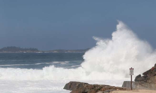 Marinha do Brasil alerta para ondas de até 3 metros de altura na região –  Fala São Sebastião