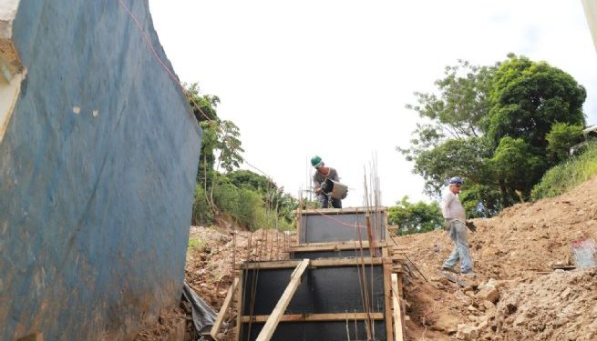 Prefeitura de São Sebastião realiza obras de drenagem e estabilização de talude no bairro Itatinga