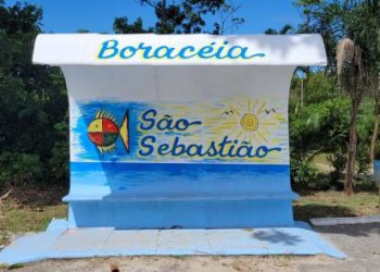 Prefeitura de São Sebastião pinta todos os pontos de ônibus entre Jureia e Boraceia