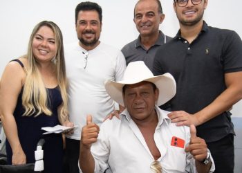 Prefeitura entrega 31 equipamentos de tecnologia assistiva a pessoas com deficiência