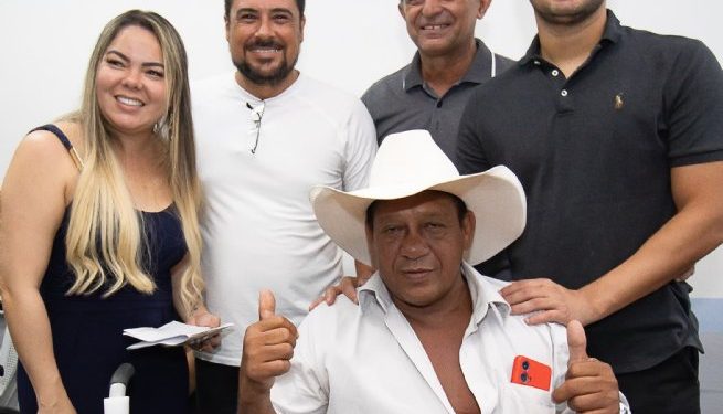 Prefeitura entrega 31 equipamentos de tecnologia assistiva a pessoas com deficiência