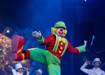 Patati e Patatá apresentam show no Serramar Shopping com o Big Brothers Cirkus