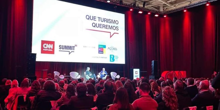 Prefeito Felipe Augusto impulsiona projeção internacional de São Sebastião na Bolsa de Turismo de Lisboa 2024