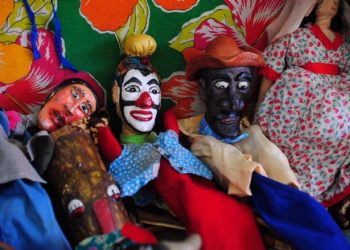 Biblioteca Municipal e Casa da Cultura recebem contação de histórias e espetáculo de mamulengo no fim de semana