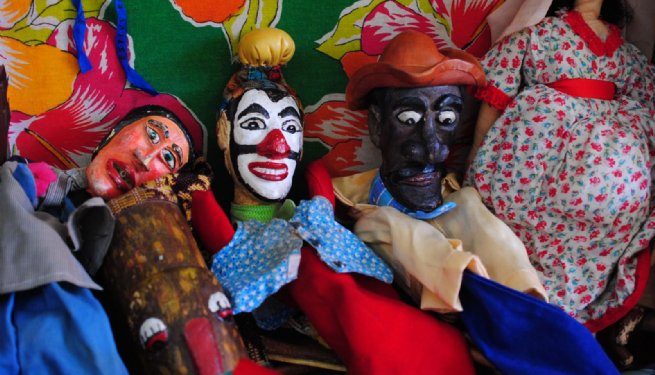 Biblioteca Municipal e Casa da Cultura recebem contação de histórias e espetáculo de mamulengo no fim de semana