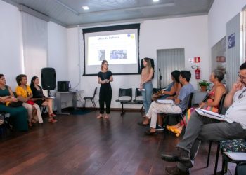 Coordenadores pedagógicos da rede municipal participam de reunião sobre práticas de leitura